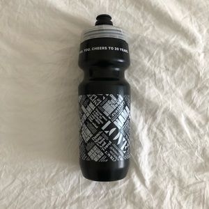 lululemon cyclist water bottle